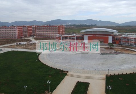 曲靖醫(yī)學高等專科學校