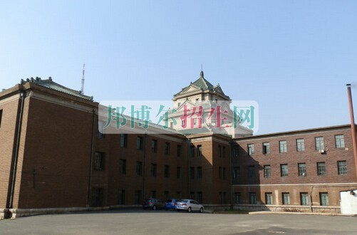 吉林大學白求恩醫學院