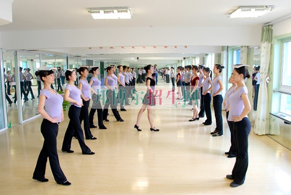 高鐵乘務(wù)學(xué)校哪個好