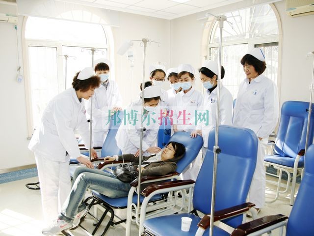 有幾個護(hù)理學(xué)校
