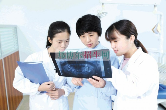 初中生讀口腔醫學好嗎