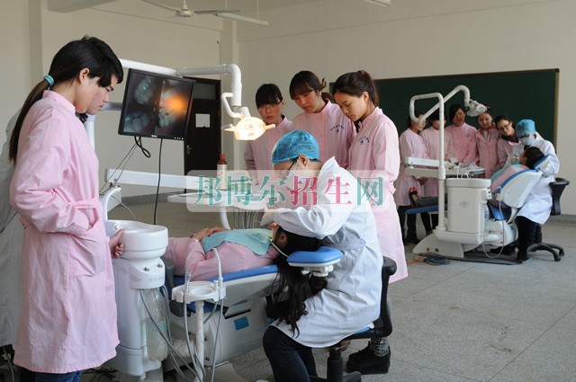 什么口腔醫學學校好