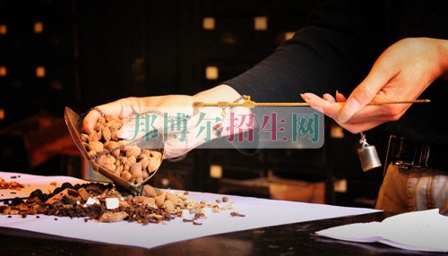 中醫(yī)學(xué)需要學(xué)習哪些知識