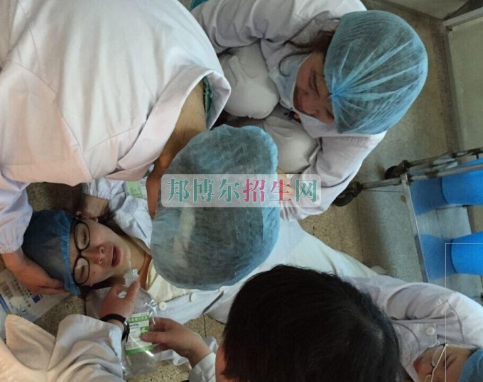 女生學助產護理好找工作嗎