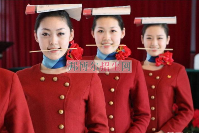 成都什么航空服務(wù)學校好