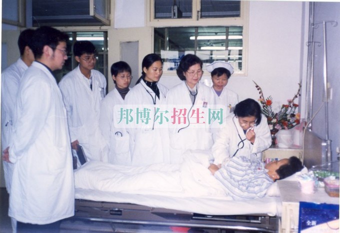 成都內理科一專臨床醫學大專學校