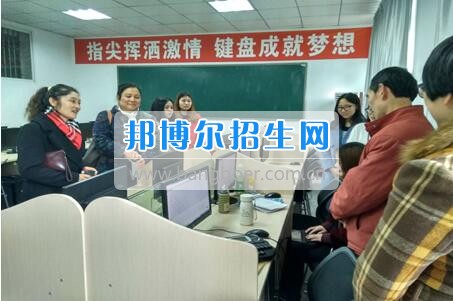 四川省檔案學校張其可副校長帶隊赴綿陽職業技術學院參觀考察