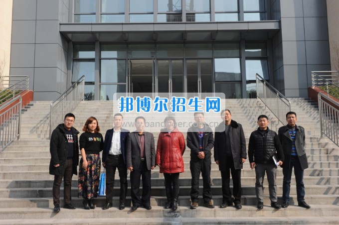 南寧軌道集團到重慶公共運輸職業(yè)學院考察洽談