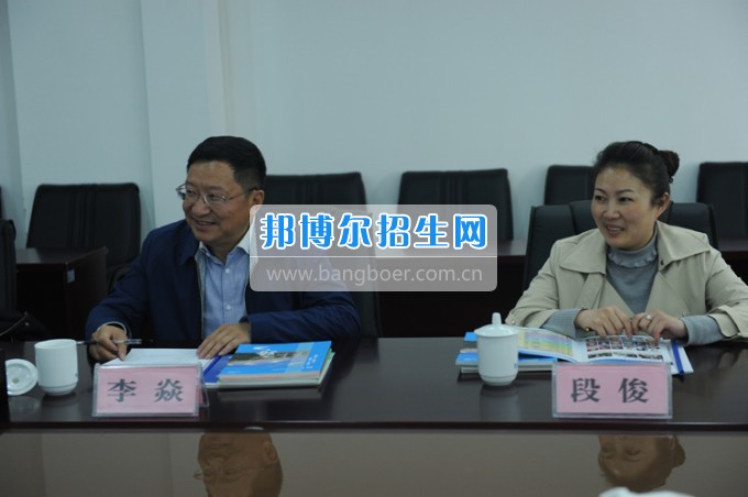貴陽(yáng)軌道公司考察重慶公共運(yùn)輸職業(yè)學(xué)院并進(jìn)行校企合作洽談