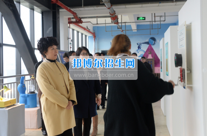市委常委、宣傳部長潘梅到川南幼兒師范高等專科學(xué)校調(diào)研思想政治工作