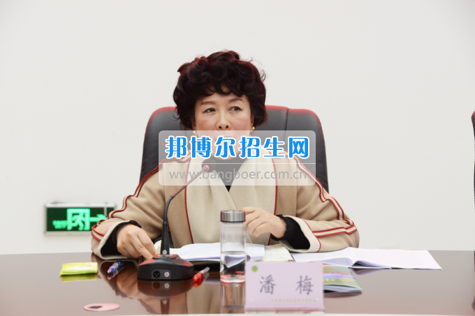 市委常委、宣傳部長潘梅到川南幼兒師范高等專科學(xué)校調(diào)研思想政治工作