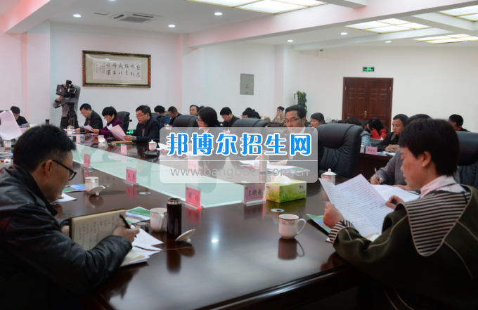 市委常委、宣傳部長潘梅到川南幼兒師范高等專科學(xué)校調(diào)研思想政治工作