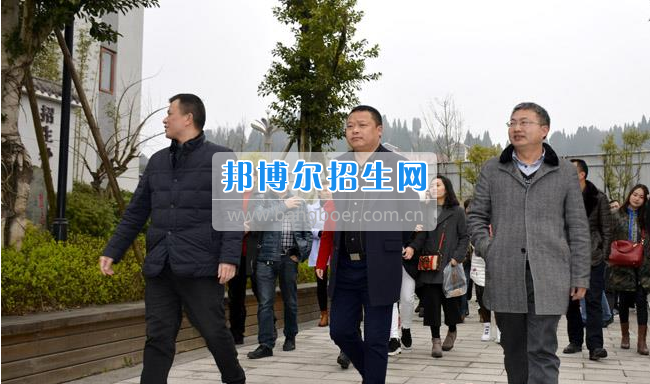 南充市建華職業中學開展“請進來，走出去”校際交流活動