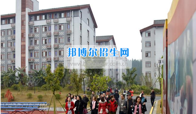 南充市建華職業中學開展“請進來，走出去”校際交流活動