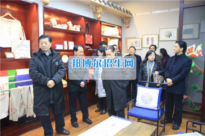 四川音樂學(xué)院黨委書記、院長林戈爾教授一行到川北幼兒師范高等專科學(xué)校考察