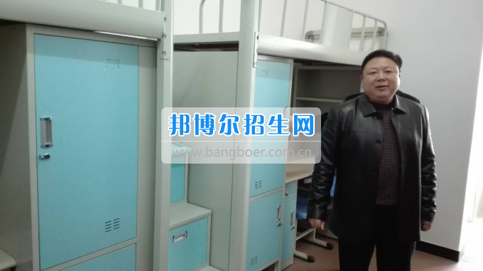 川北幼兒師范高等?？茖W校張廷鑫校長帶隊考察學生公寓設備