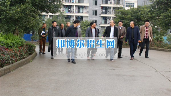 縣委書(shū)記張季頫到合江少岷職業(yè)技術(shù)學(xué)校調(diào)研