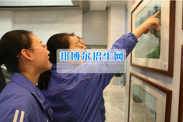 成都市洞子口職業高級中學舉行“成都，因我更美麗”主題開學典禮