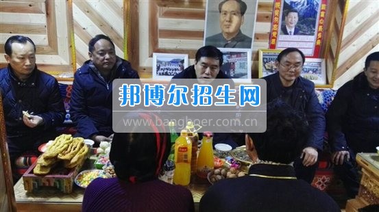 成都師范學(xué)院副校長(zhǎng)李仲輝赴道孚縣開(kāi)展脫貧攻堅(jiān)調(diào)研督導(dǎo)
