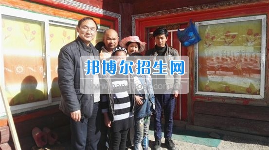 成都師范學(xué)院副校長(zhǎng)李仲輝赴道孚縣開(kāi)展脫貧攻堅(jiān)調(diào)研督導(dǎo)