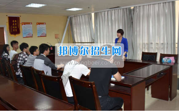 新疆自治區溫宿縣教育工委到銅仁幼兒師范高等專科學校招聘2017屆畢業生
