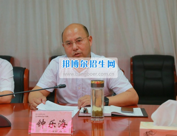 市委機構編制委員會辦公室主任淳道懷一行來綿陽職業技術學院開展機構編制工作調研