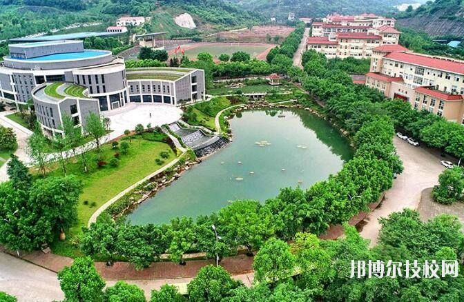 重慶女子職業(yè)高級中學(xué)2020年報(bào)名條件、招生要求、招生對象