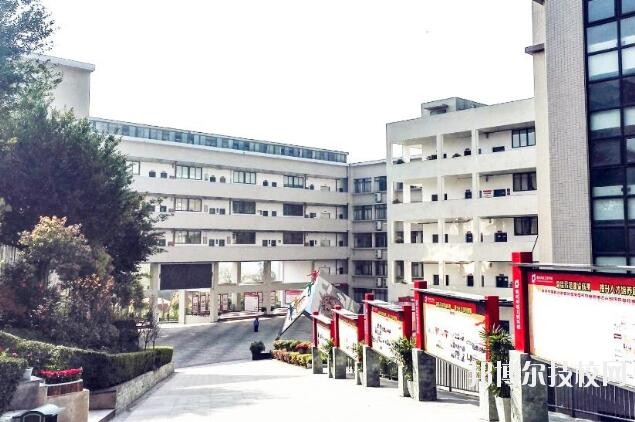 重慶輕工業學校2020年報名條件、招生要求、招生對象
