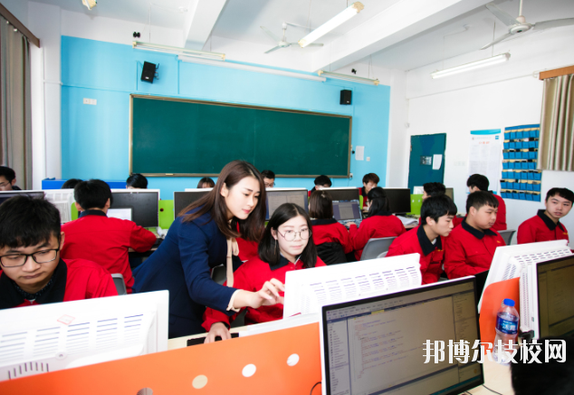 江西機(jī)械高級(jí)技工學(xué)校2020年學(xué)費(fèi)、收費(fèi)多少