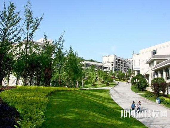 重慶第二交通技工學(xué)校2020年報名條件、招生要求、招生對象