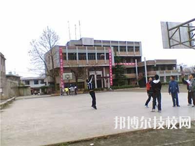 貴州龍里中等職業學校2020年報名條件、招生要求、招生對象