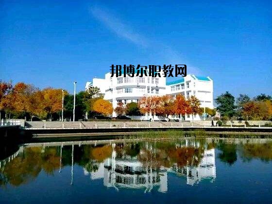利川民族中等職業(yè)技術(shù)學(xué)校2020年報(bào)名條件、招生要求、招生對象
