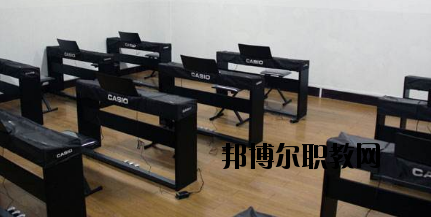 酒泉農(nóng)墾技工學(xué)校2020年報名條件、招生要求、招生對象