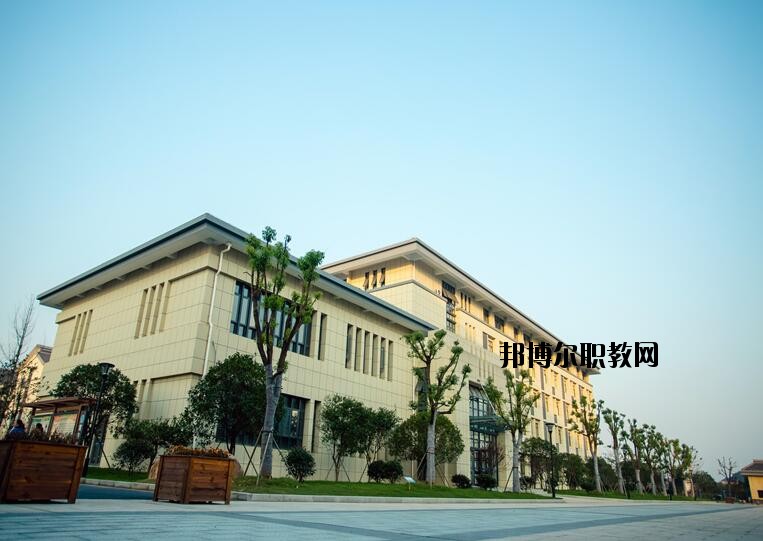 龍游縣職業技術學校2020年報名條件、招生要求、招生對象
