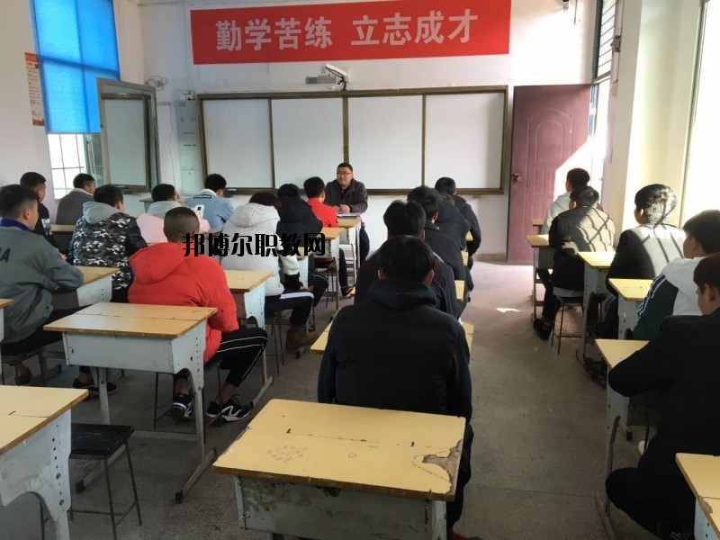 銅鼓縣職業(yè)中專(zhuān)學(xué)校2020年報(bào)名條件、招生要求、招生對(duì)象