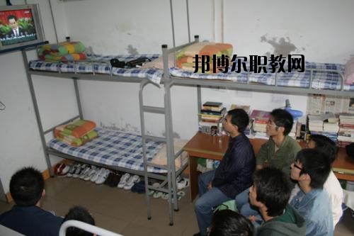 宜賓敘州區(qū)高場職業(yè)技術(shù)學校2020年宿舍條件