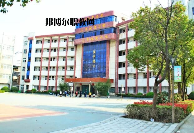 孝感工業學校2020年報名條件、招生要求、招生對象