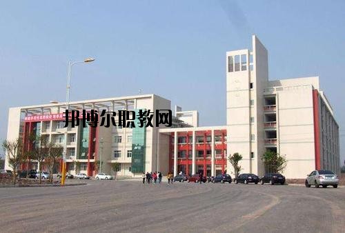 內江宏昌職業技術學校2020年報名條件、招生要求、招生對象