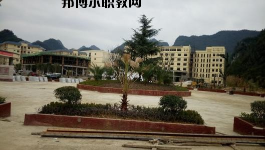 廣元鳳凰職業技術學校2020年招生辦聯系電話