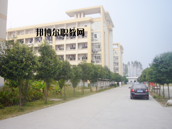 阜陽(yáng)工商貿(mào)易學(xué)校怎么樣、好不好