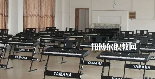忻城職業(yè)技術(shù)學(xué)校2020年報(bào)名條件、招生要求、招生對(duì)象