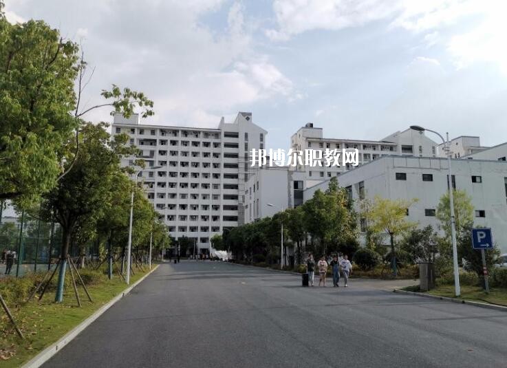 合肥經貿旅游學校2020年報名條件、招生要求、招生對象