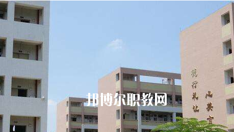 湖北省紡織工業技工學校2