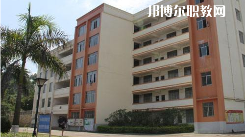 廣西2021年初中畢業報什么中專學校