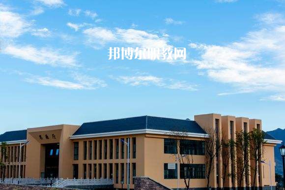 云龍縣民族職業(yè)高級(jí)中學(xué)2021年招生簡章