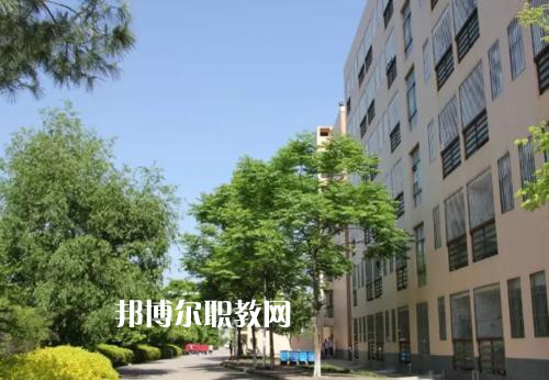 云南曲靖應用技術學校2021年學費、收費多少