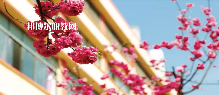 云南昆明工業(yè)學(xué)校2021年報(bào)名條件、招生要求、招生對象