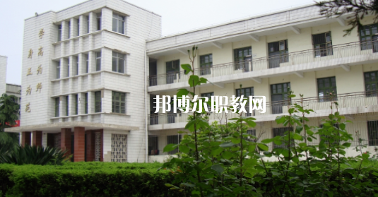 安徽省霍邱師范學(xué)校2021年報名條件、招生要求、招生對象