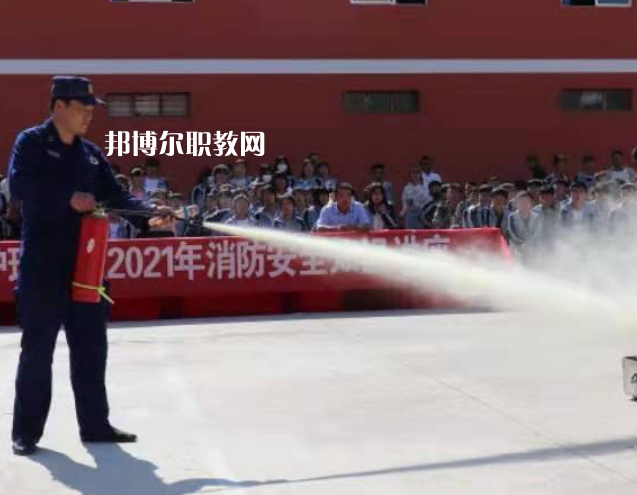 定西隴中護理學校2022年報名條件、招生要求、招生對象