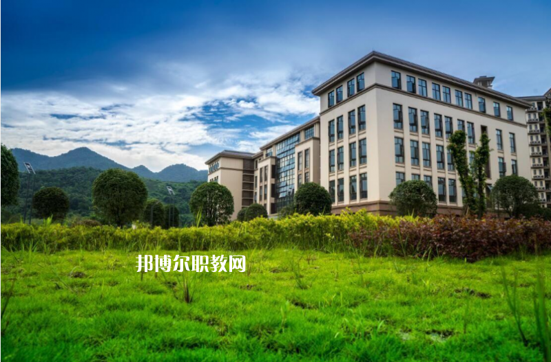 重慶2022年好一點的衛校大專學校